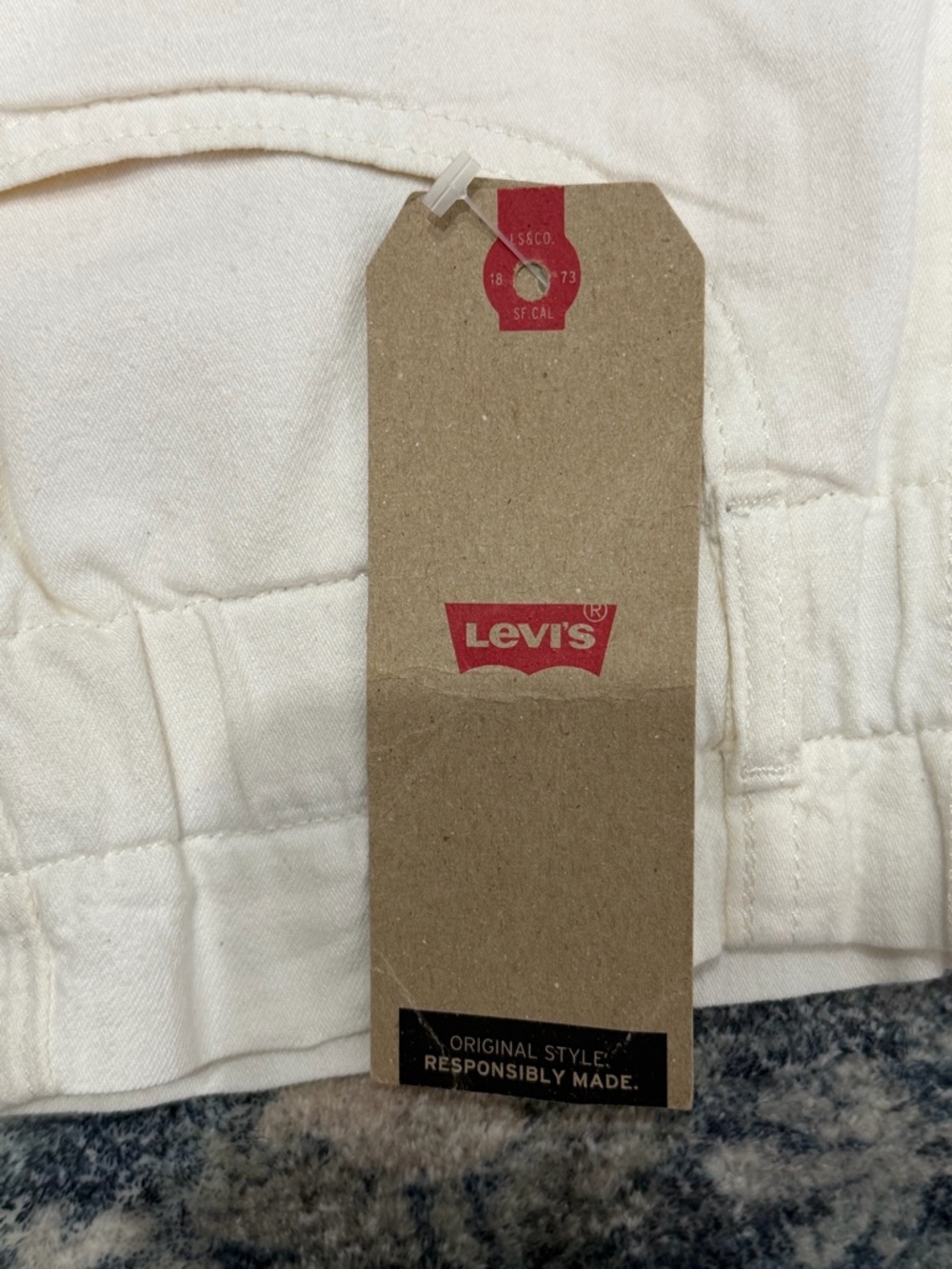 Levi's White High-Waist Paperbag Shorts - Picture 7 of 8